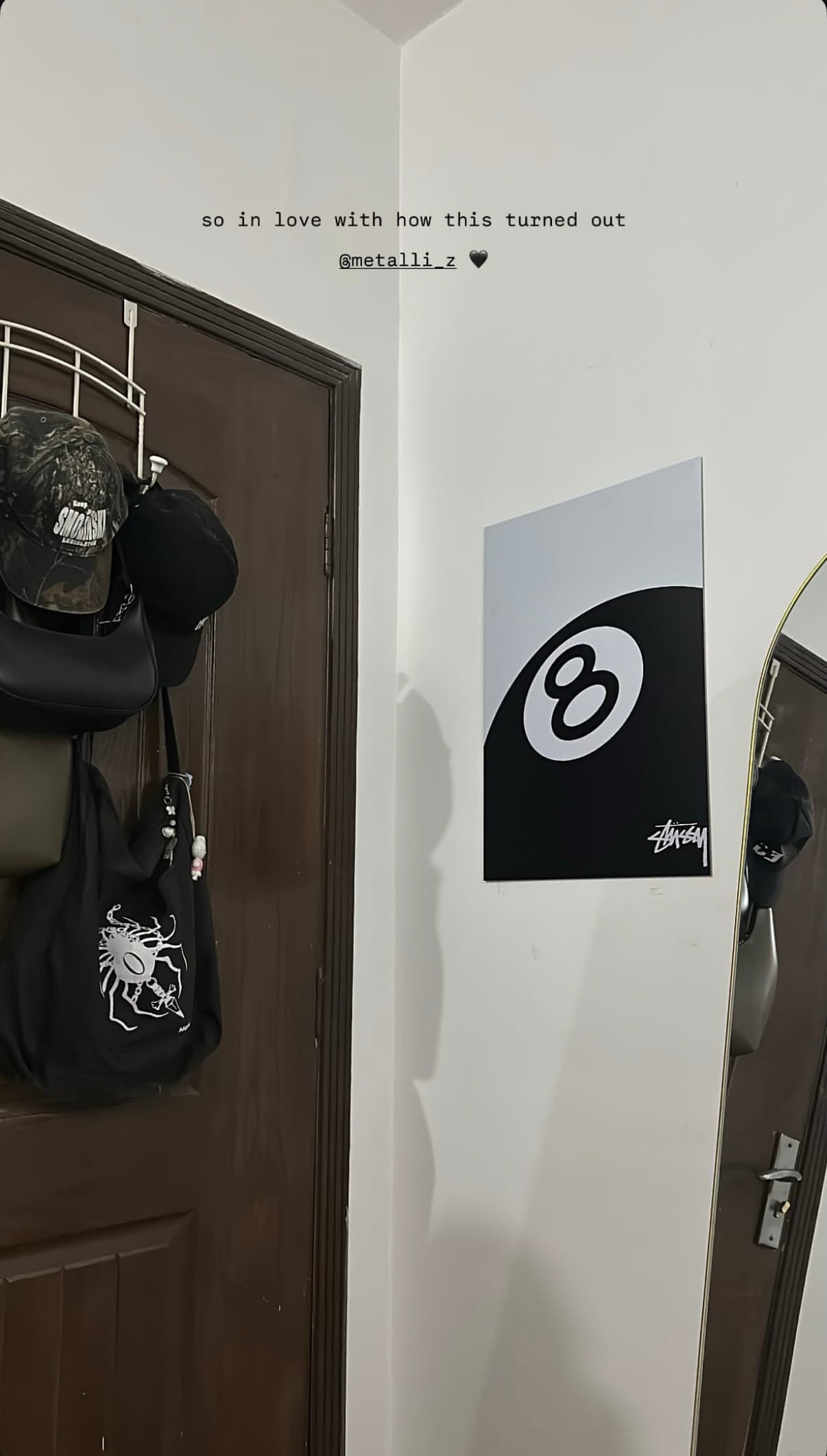 Metalli metal poster display