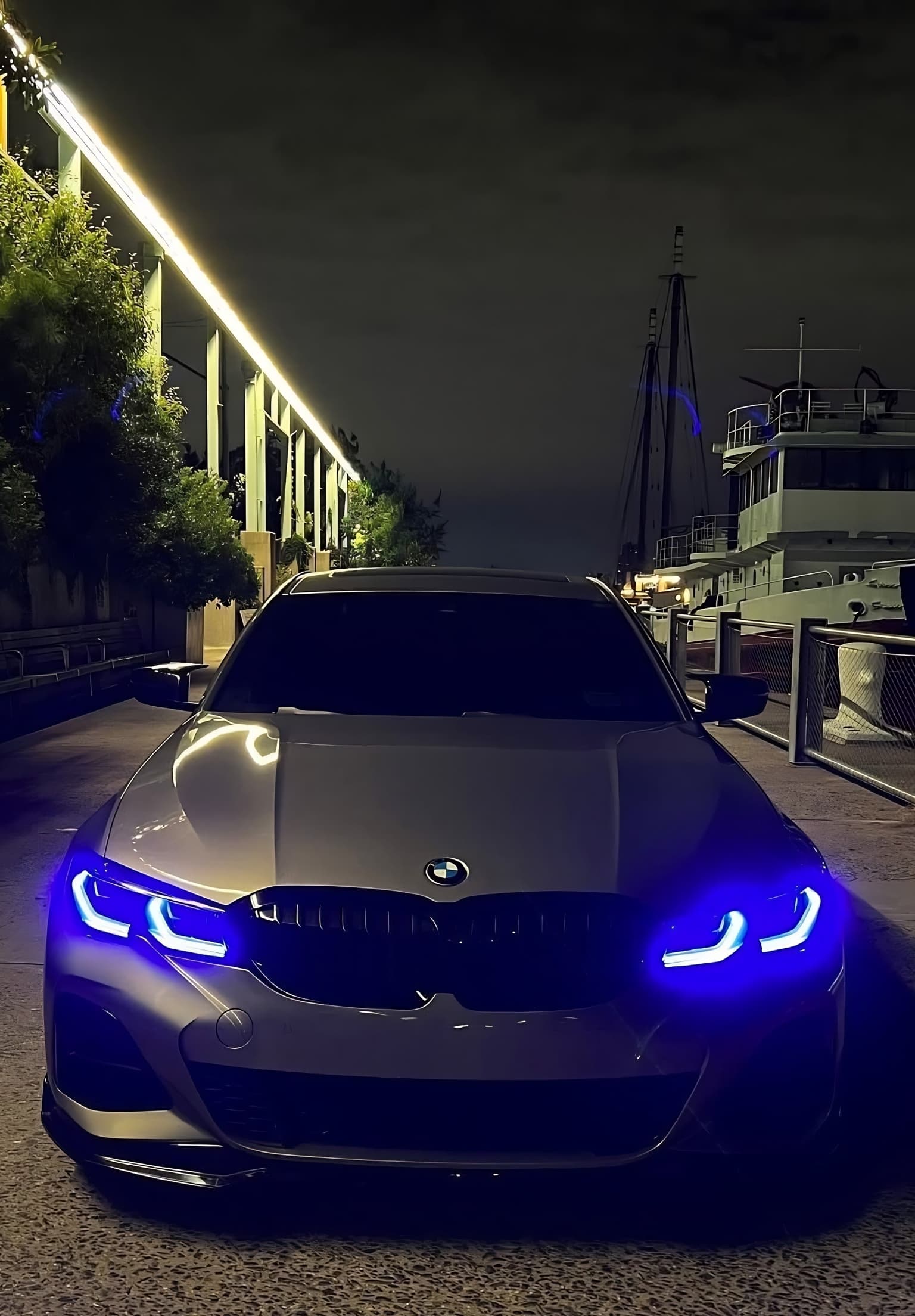 BMW M4 Blue Neon