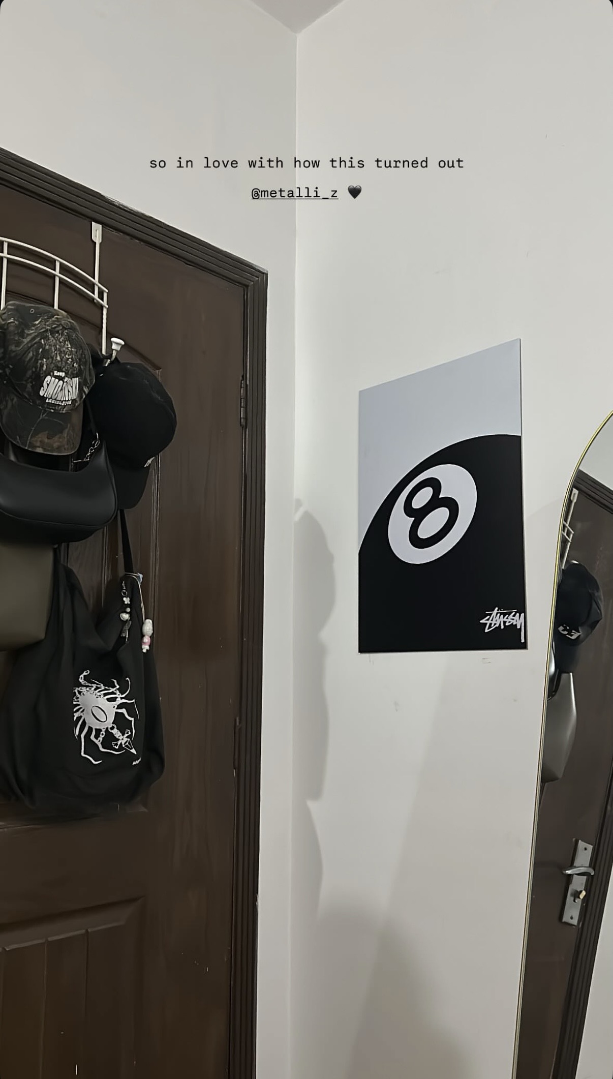 Metalli metal poster display